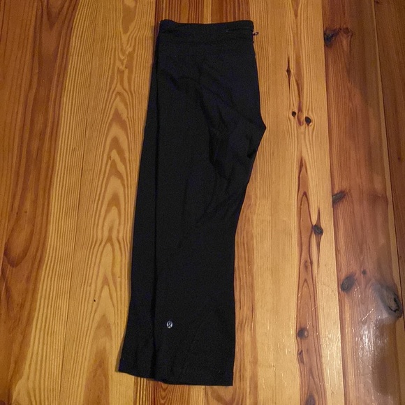 Lululemon size 12 crop leggings - Picture 5 of 5